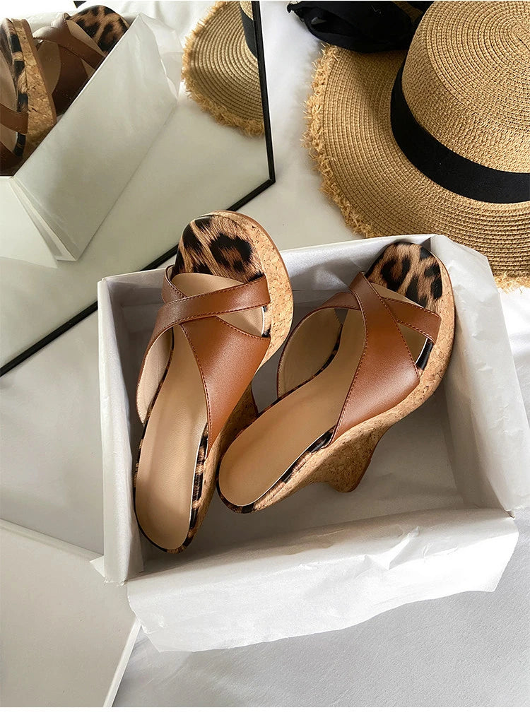 Wedge Heel Platform Thick Sole Peep Toe Sandals 2026 Summer New Style Women's Shoes for Outdoor Wear