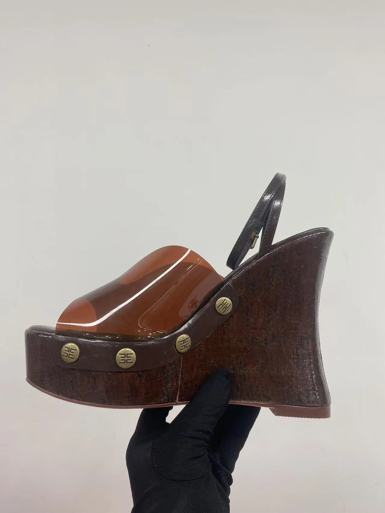 Highquality Wooden Patterned Wedge Heelwith Thicksole Andexposed Toebuckle Strap Sandals Forwomen's Banquets InEurope AndAmerica