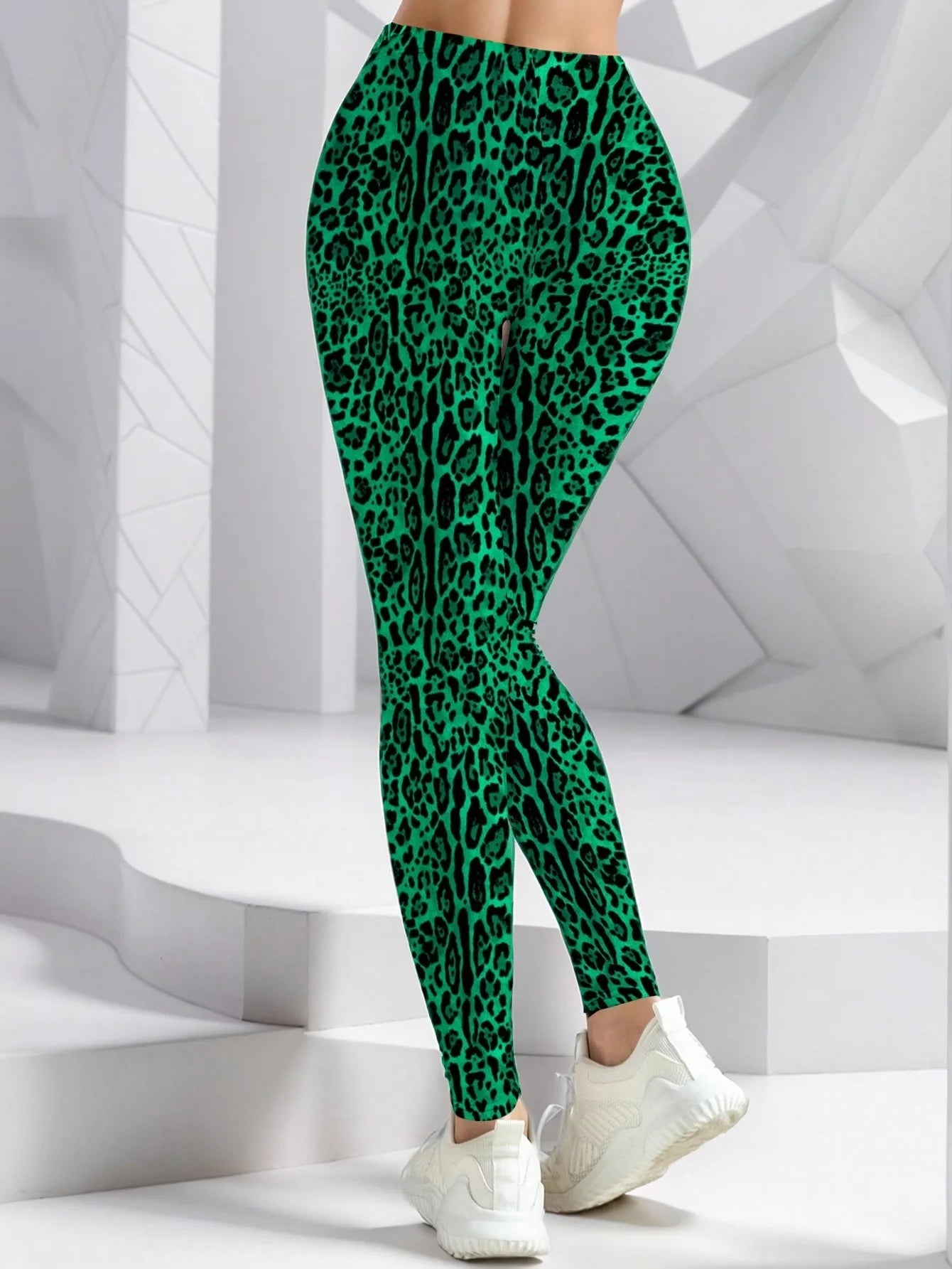 New Green Leopard Print Tight Leggings Europe And The United States Casual Fashion Elastic Yoga Sports Nine-point Pants Women