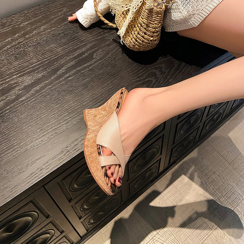 Wedge Heel Platform Thick Sole Peep Toe Sandals 2026 Summer New Style Women's Shoes for Outdoor Wear