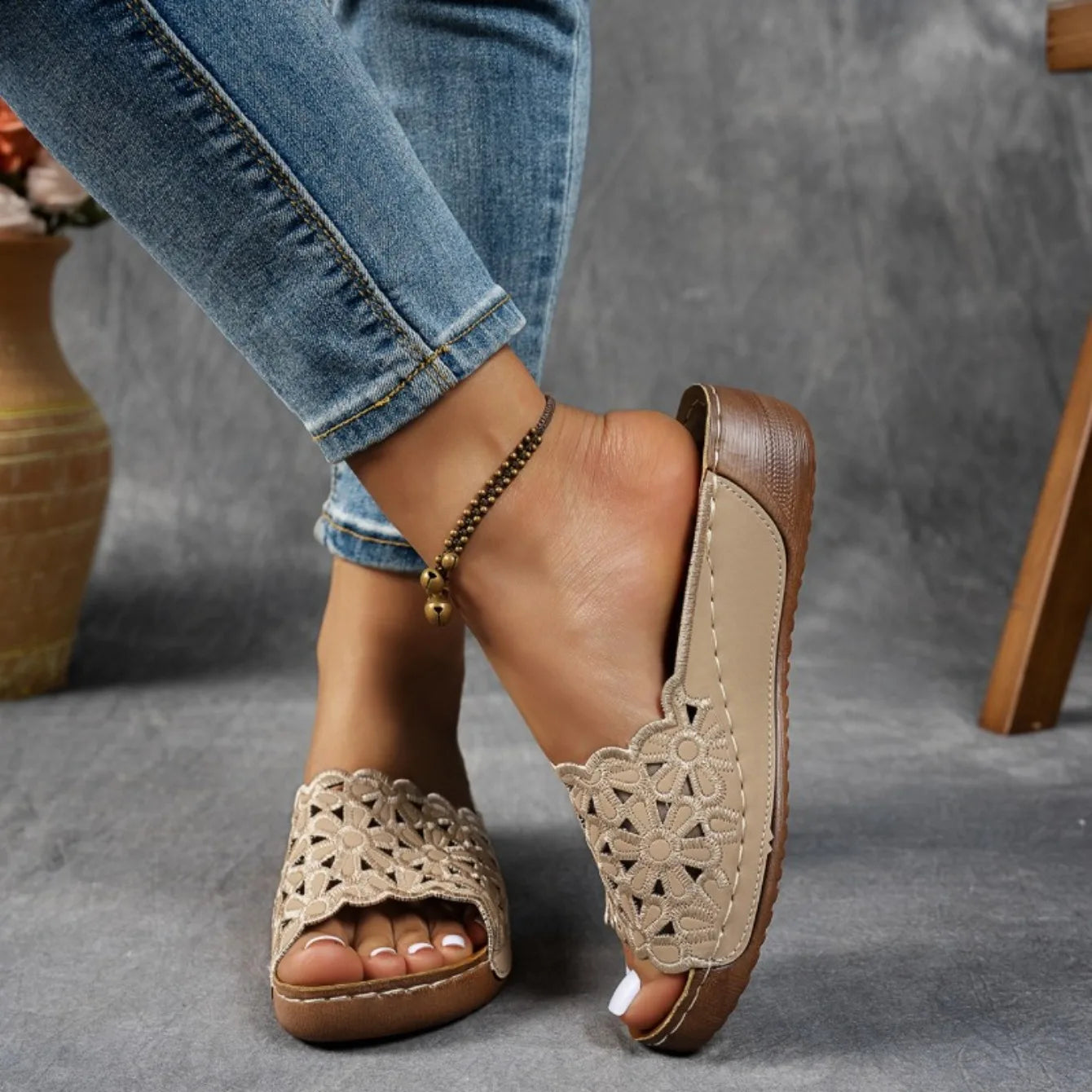New Wedge Sandals Women Slippers Summer Platforms Shoes Floral Heel Slippers Comfortable Round Toe Slip-On Sandals Slides Women