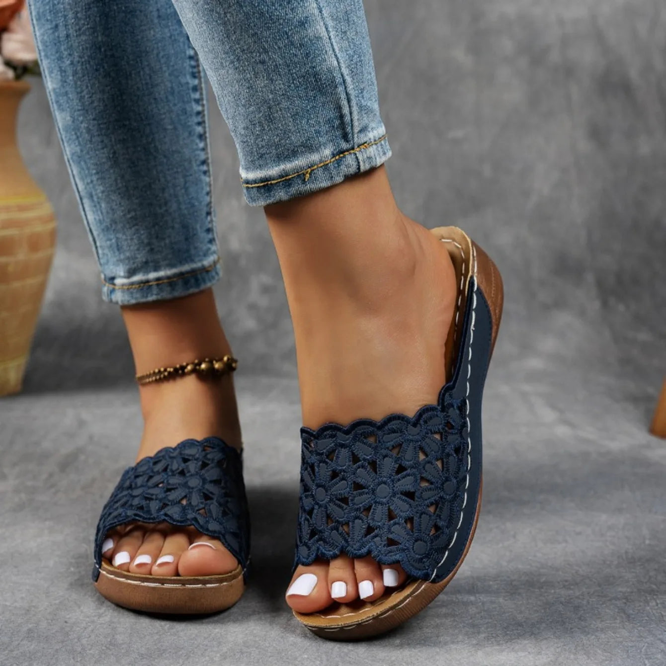 New Wedge Sandals Women Slippers Summer Platforms Shoes Floral Heel Slippers Comfortable Round Toe Slip-On Sandals Slides Women