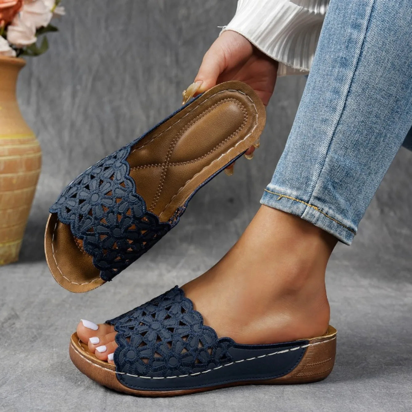 New Wedge Sandals Women Slippers Summer Platforms Shoes Floral Heel Slippers Comfortable Round Toe Slip-On Sandals Slides Women
