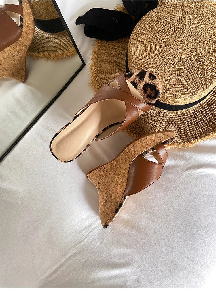 Wedge Heel Platform Thick Sole Peep Toe Sandals 2026 Summer New Style Women's Shoes for Outdoor Wear